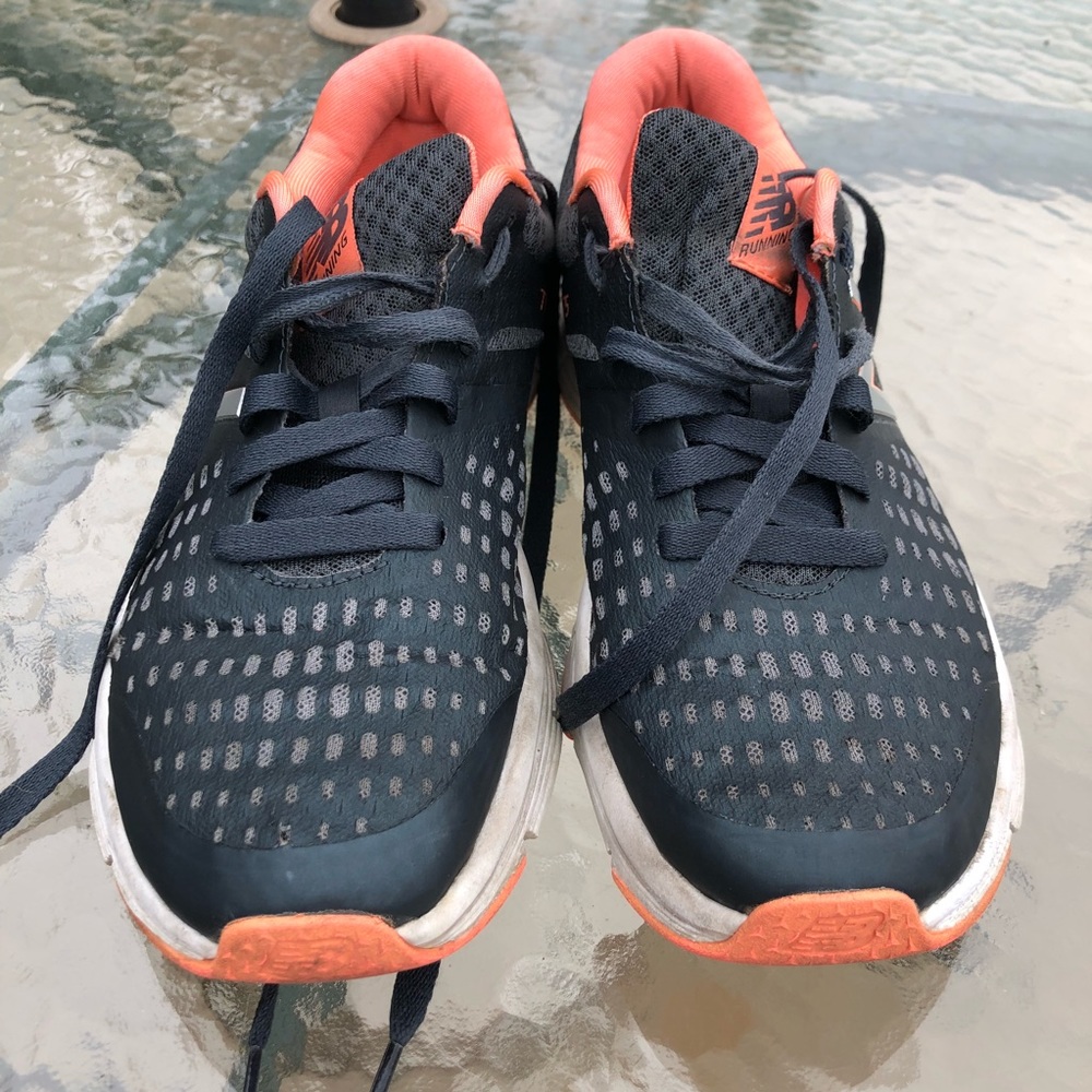 NB women running shoes
